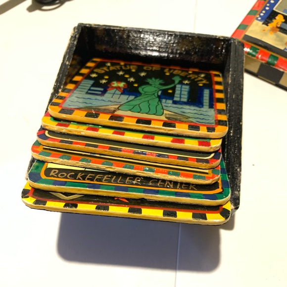 Vintage Bloomingdale's Drink Coasters (6) NYC Christmas Scenes In Lacquer Box - Picture 5 of 14